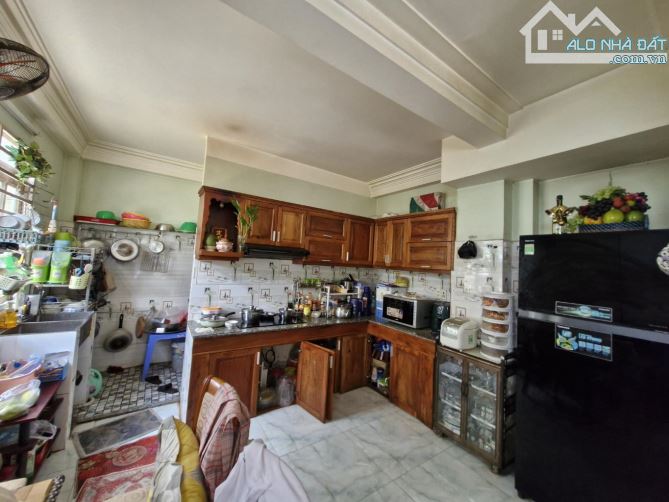 Nhà 4 tầng, 40m2, 6.x tỷ, mặt tiền đường số kế chợ Tân Quy, Quận 7