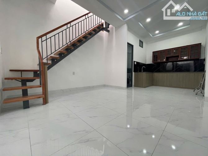 Bán nhanh nhà phố trung tâm Nha Trang chỉ hơn 2ty