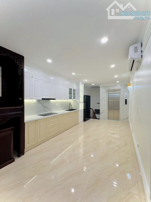 Cần bán nhà mặt phố Yên Lạc 45m x 5 tầng thang máy , oto đỗ cửa , ngõ thông thoáng 2 đầu