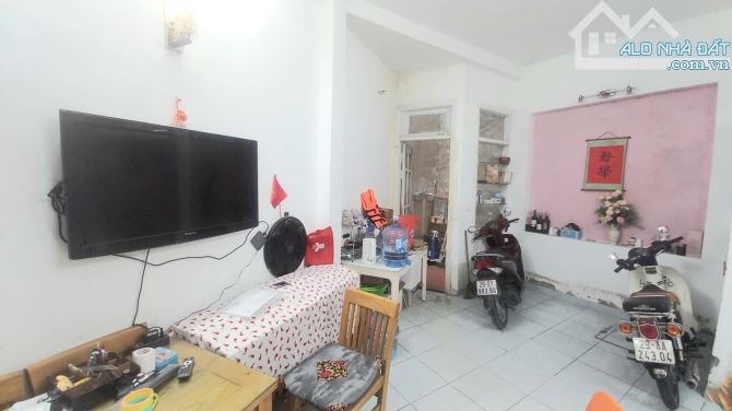 Bán nhà 4 tầng Hoàng Hoa Thám - Trung tâm Ba Đình - Diện tích 35m2 - Tầm tiền hiếm 4,89 tỷ
