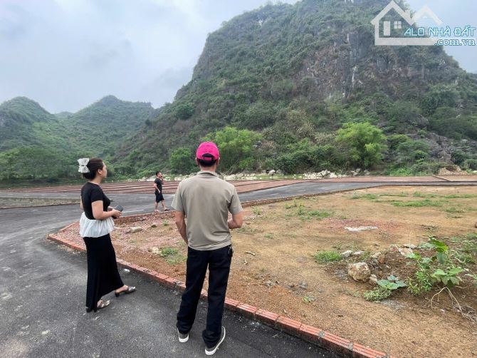 Bán nhanh lô đất view hồ giá chỉ 950 triệu dt 150m full thổ cư sổ đỏ hà nội mặt đường ôto