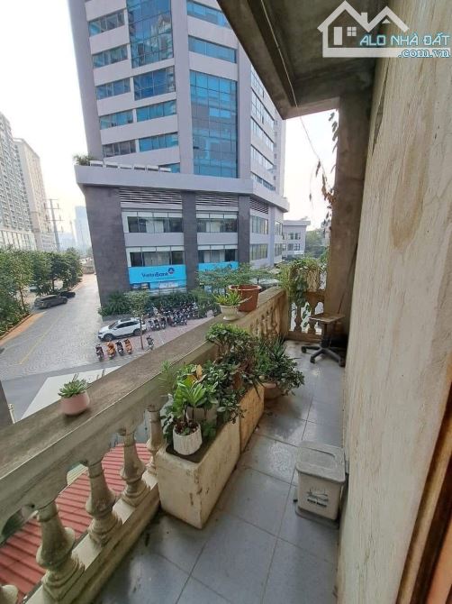 Nhà dân xây phố Vũ Hữu .mặt ngõ Ô tô tránh , 15M ra mặt phố Lê văn lương. 110M. 22 tỷ