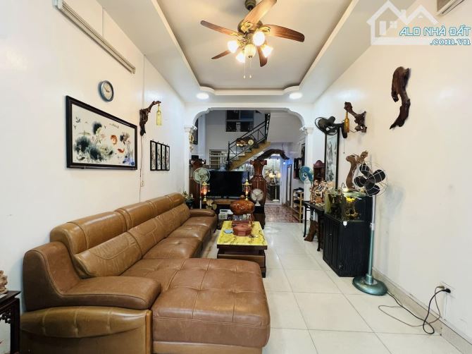 🏘️Bán nhà ngay chợ Sở Dầu, Hồng Bàng, HP, đường 6m đỗ ô tô ngày đêm, giá chỉ 4,1xx tỷ