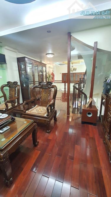 Phân lô vỉa hè Văn Quán, nhà đẹp ở ngay, ô tô đỗ thoải mái, 70m2, 18.5 tỷ