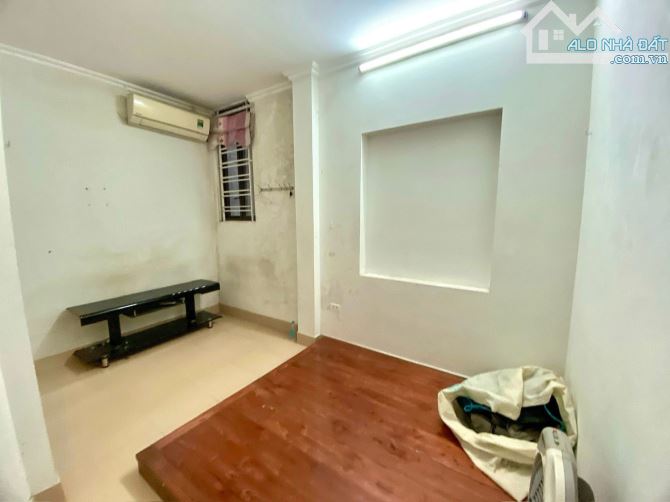 Trường Chinh, 33m, 3ngủ, Ngõ thông gần phố, Nhà đẹp sổ vuông, 2 thoáng, Tiện ích bạt ngàn