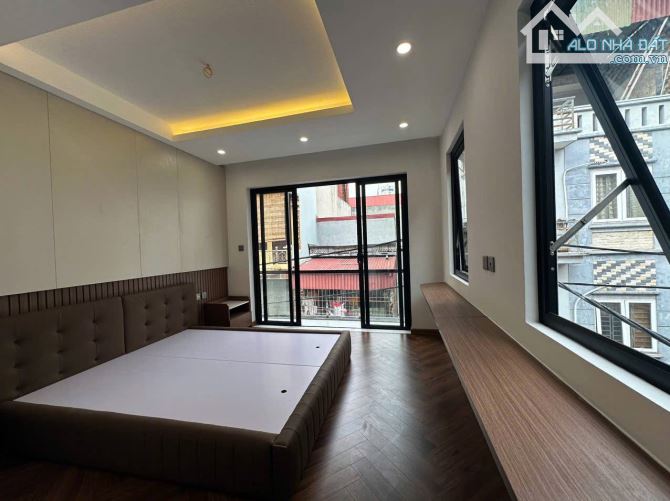 NHÀ CHU HUY MÂN,LONG BIÊN , 70M2,5T, LÔ GÓC,THANG MÁY KÍNH,GARA Ô TÔ,KINH DOANH TỐT