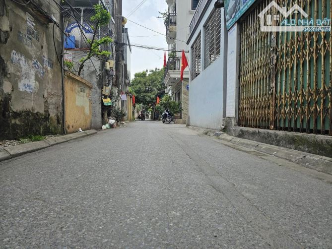 Bán đất tặng nhà C4 Ngõ 344 Ngọc Thuỵ 52m, lô góc, nở hậu oto tránh thông chỉ hơn 9 tỷ