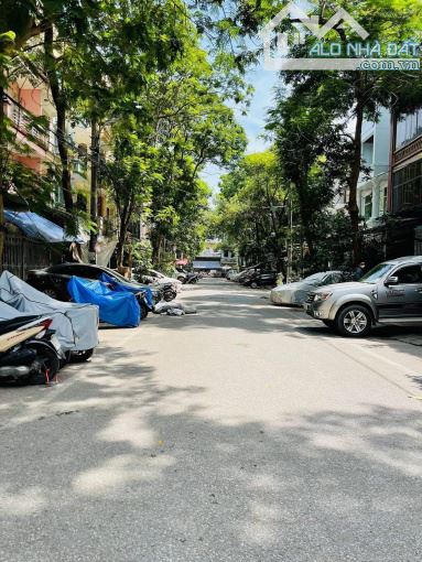 SIÊU PHẨM HOÀNG MAI RA MẮT- NGÕ THOÁNG 3 GÁC - CÁCH Ô TÔ 20M -  GIÁ GẦN 5 TỈ