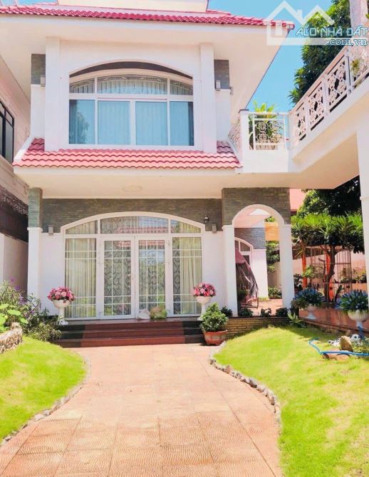TP Vũng Tàu | Cho thuê biệt thự view hồ – 6PN – có hồ bơi – Giá chỉ 40tr/tháng