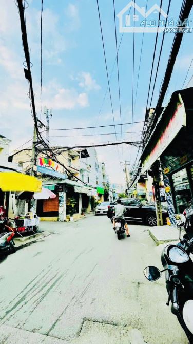 BÁN NHÀ ĐẸP PHẠM VĂN CHIÊU – GẦN EMART – 3 PHÒNG NGỦ – HẺM SẠCH ĐẸP – CHỈ 4 TỶ 55