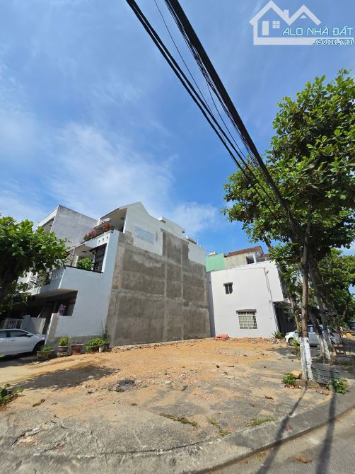 Bán góc 2 mặt đường nguyễn lộ trạch và nguyễn xuân nhĩ , ngang 8.3m , hải châu đà nẵng