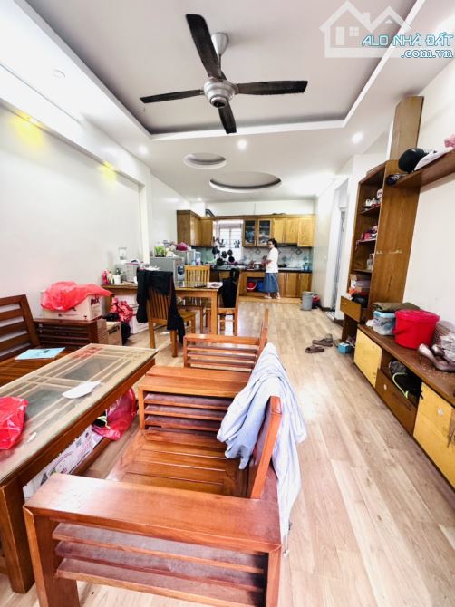 NHÀ PHẠM VĂN ĐỒNG - HÀNG HIẾM - KINH DOANH - OTO TRÁNH - 45M - GIÁ 13.6 TỶ