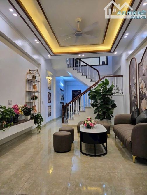 Sở Hữu Ngay 1 BĐS Dòng Tiền Tại Đ.Võ Văn Tần, Q.3 47m2 SHR 1T2L4PN Có HDT 24Tr Chỉ 3,75 Tỷ