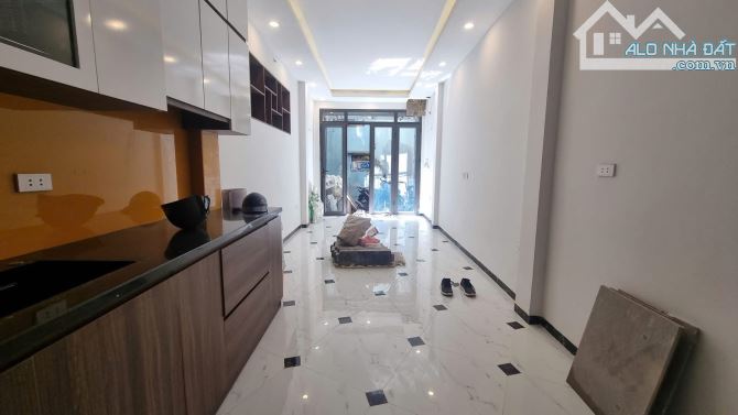 Nhà Xây Mới - Thang Máy - Thịnh Hào - Đống Đa - Dt: 40m2/6tầng*bán 8,2 tỷ