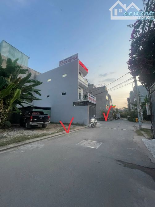 Bán lô góc 2MT hẻm 730 Lã Xuân Oai, Long Trường, TP Thủ Đức. 82m2/5.2 tỷ.