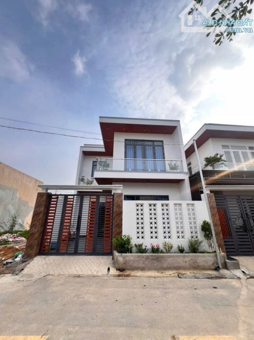 BÁN GẤP CĂN BIỆT THỰ MINI NGAY NGÃ 4 TÂN TRIỀU,SỔ RIÊNG THỔ CƯ,600TR NHẬN NHÀ