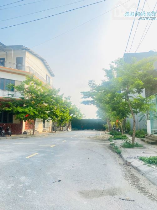 Bán A15 nhà máy gạch Hợp Thịnh, Hội Hợp, Vĩnh Yên, giá: 2,3x tỷ