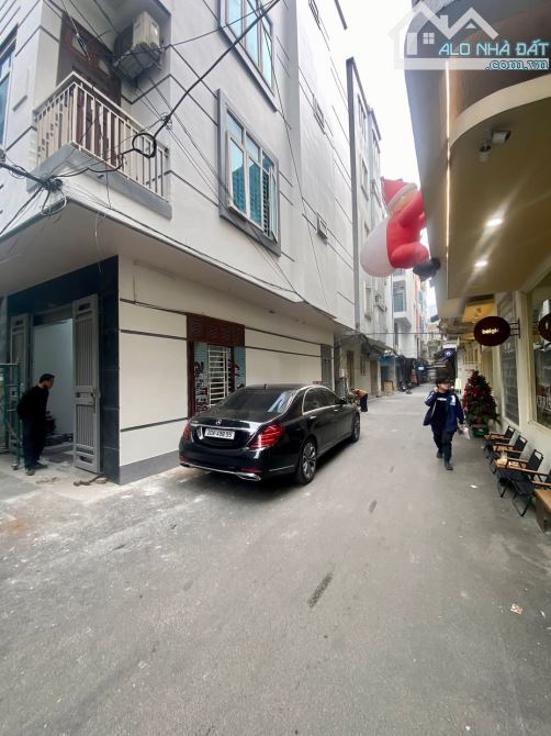 Bán nhà cho thuê dòng tiền ô tô, kinh doanh Chùa Láng, Đống Đa, Hà Nội 134m2 6 tầng 22.5 t