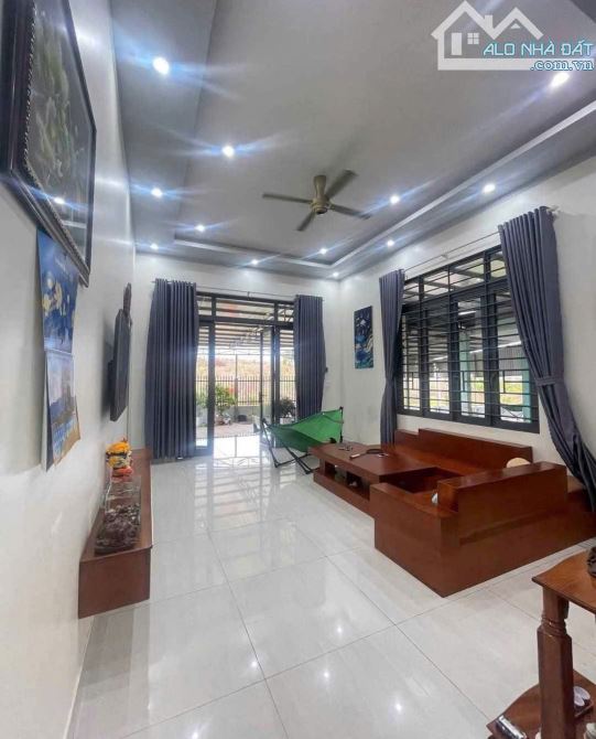 Cần Tiền bán nhah Căn nhà ở KCN Trảng Bàng An Tịnh 378m2 Sổ hồng Riêng Sẵn 570triệu