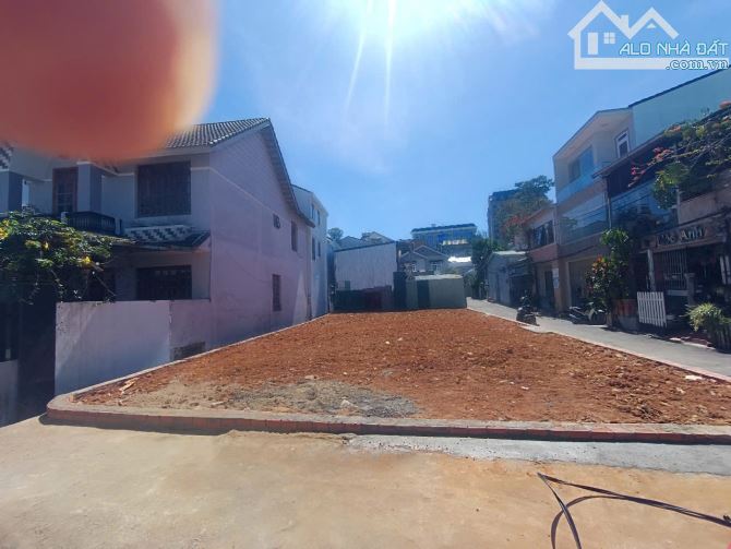 Lô đất 2 MT : 281m2 dg Phan chu trinh p.9 Giá ngộp : 15,5 tỷ
