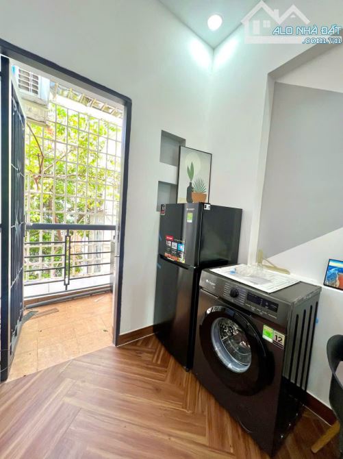 LÊ VĂN SỸ P.12 Q.3 (4X15M) 3PN VÀO Ở NGAY. GIÁ 15 TRIỆU/ THÁNG