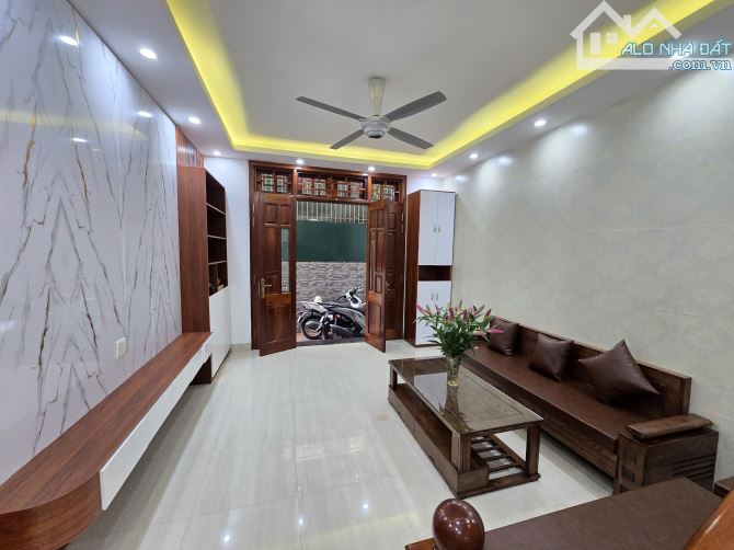 Bán nhà Phúc Lợi, Long Biên, nhà đẹp dân xây 58m2 5 tầng chỉ nhỉnh 8 tỷ