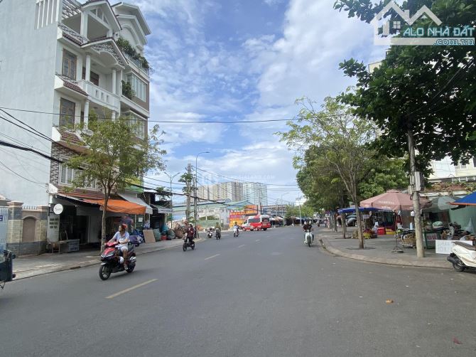 BÁN NHÀ MẶT TIỀN XÔ VIẾT NGHỆ TĨNH, ĐỐI DIỆN CHUNG CƯ OSC CHUẨN BỊ KHỞI CÔNG.