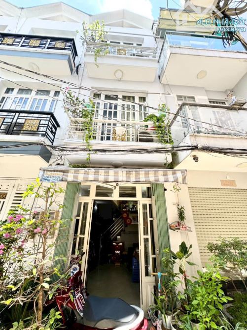 Bán nhà hẻm xe hơi Phạm Hữu Lầu, Nhà Bè, DT 3x9m, 3 lầu. Giá 2,15 tỷ