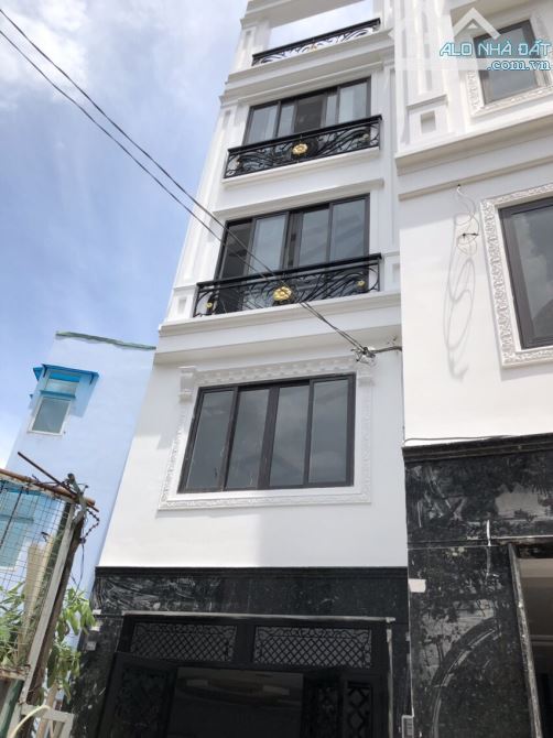 Bán nhà hẻm xe hơi 69 CAO THẮNG, P.3, Q.3, DT:4.5x14m, 4 Lầu.