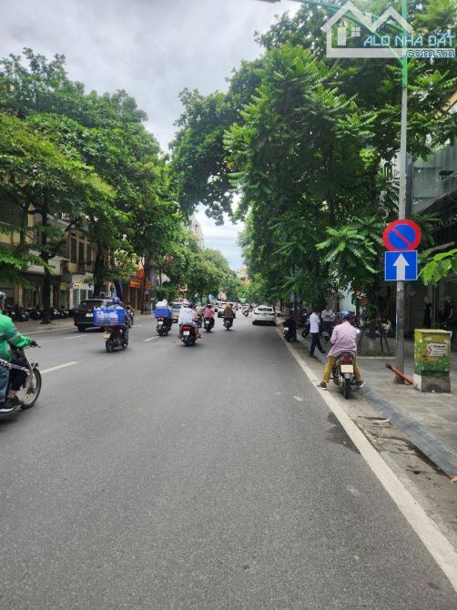 Mặt Phố Kim Ngưu 200M2 70 Tỷ Lô Góc 3 Thoáng Đầu Phố Sát lò đúc