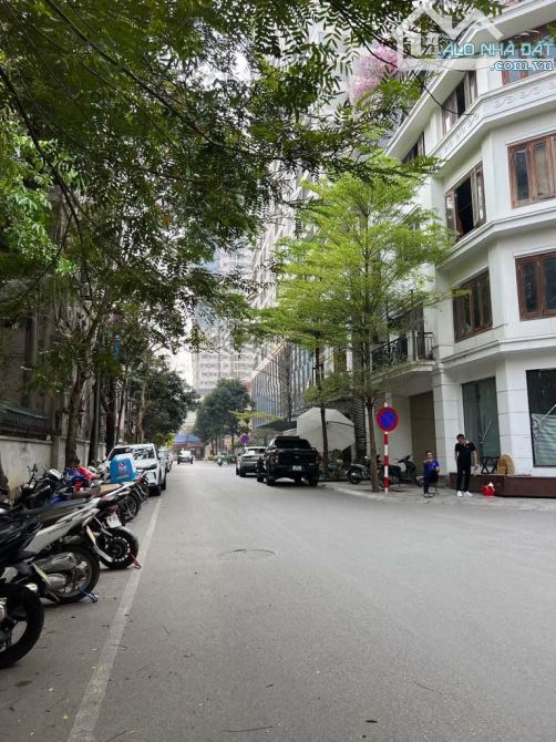 BÁN NHÀ LIỀN KỀ NGUYỄN TUÂN THANH XUÂN, TRỤC CHÍNH KINH DOANH SẦM UẤT, DT: 98M2,GIÁ 36 TỶ