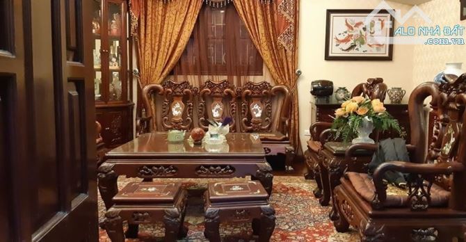 Bán nhà mặt phố quận Hà Đông, kinh doanh vô địch giá ngộp ngân hàng
