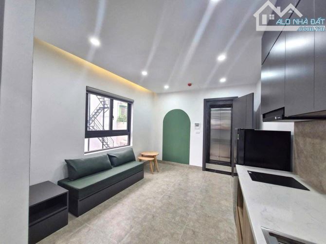 Bán nhà trọ thanh xuân , 6 tầng thang máy , doanh thu 480tr/ năm . Giá chỉ hơn 8 tỷ .