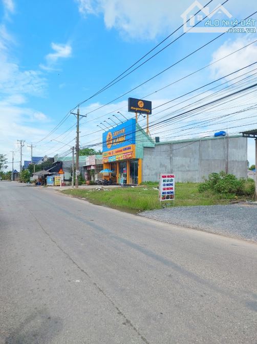 Gần 200mv thổ cư mặt tiền đường đá xanh 6m