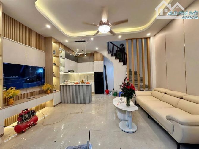 BÁN NHÀ KHUYẾN LƯƠNG - SÁT Ô TÔ TRÁNH - NỞ HẬU - 5 TẦNG MỚI ĐẸP - 5.8 TỶ