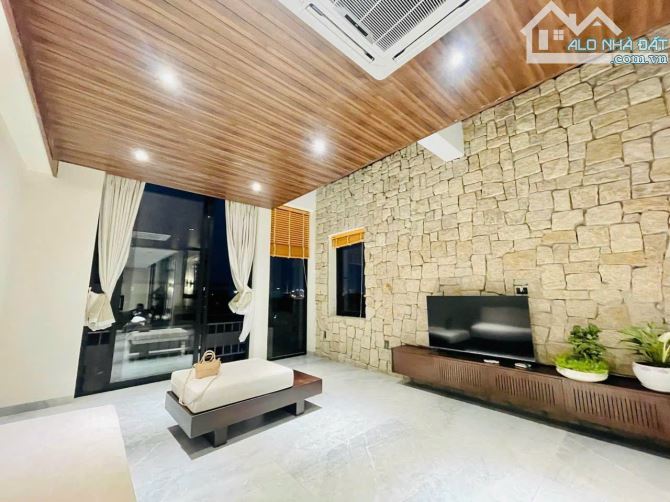 Siêu phẩm ! Bán tòa nhà CHDV Dương Quảng Hàm - 12x25m, hầm 6 tầng. HĐT 270tr. Giá 41 tỷ TL