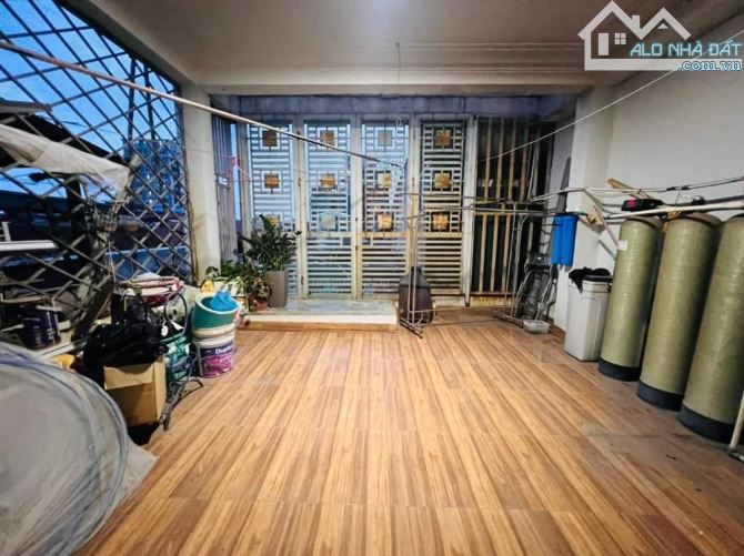 BÁN NHÀ DƯƠNG QUẢNG HÀM TT CẦU GIẤY - CÁCH OTO TRÁNH 20M - NHỈNH 9 TỶ