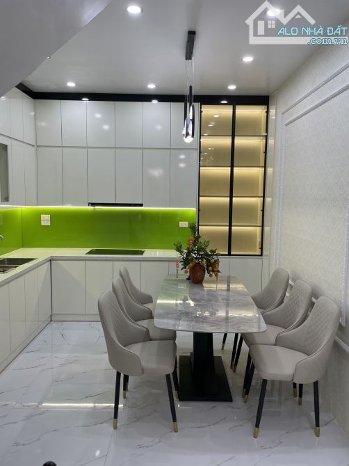 Bán Nhà Đại Cát - Tặng Full Nội Thất - Ô Tô -Công Viên -Tuyệt Đối Đáng Sống - 45m2 - 6.xTỷ