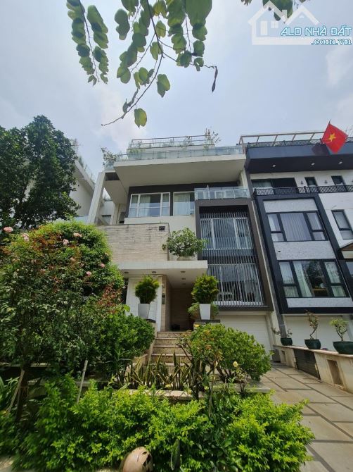ĐẲNG CẤP THƯỢNG LƯU, BÁN BIỆT THỰ CIPUTRA,TÂY HỒ VIP NHẤT HÀ NỘI 400M, 5 TẦNG 148 TỶ