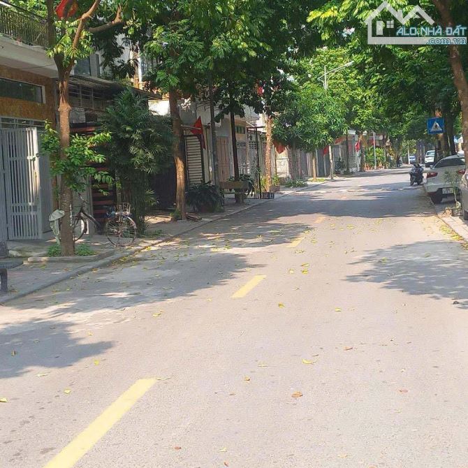 BÁN BIỆT THỰ LIỀN KỀ VĂN PHÚ, PHÂN LÔ Ô TÔ, KINH DOANH MỌI MẶT HÀNG, DT: 100M2, GIÁ 25 TỶ