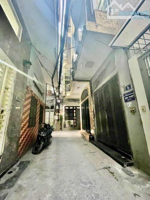 Bán Nhà Đội Cấn 25M x 4T Giá 5,5 Tỷ. Ô tô, 30m ra phố, ngõ thông