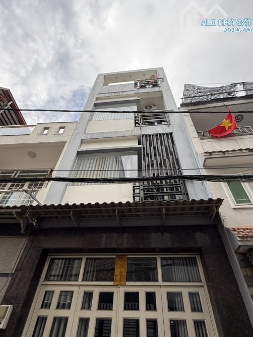 Bán nhà Đường Lạc Long Quân, Phường 6, Tân Bình , giá 6,9 tỷ- 46m2 - 3 lầu