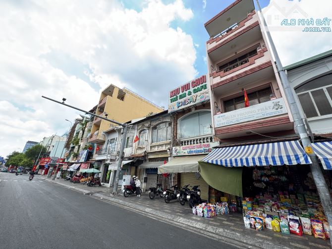 Bán Siêu phẩm Mặt Tiền Nguyễn Thái Học Q1 Dt 4,1m x 19m 2 Tầng Chỉ 24 Tỷ gần Chợ Bến Thành