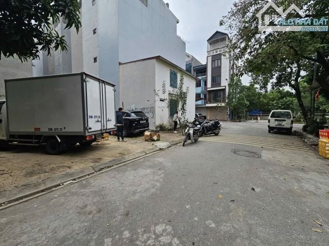 Bán đất LK khu tái định cư 3.6 HA Phường Phương canh, Phố Tu Hoàng. DT 80m, mặt tiền 4.5m.