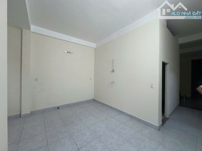 SIÊU PHẨM - NHÀ 2 TẦNG KIÊN CỐ – LÔ KẸP CỐNG – CÁCH BIỂN SƠN THUỶ CHỈ 500M