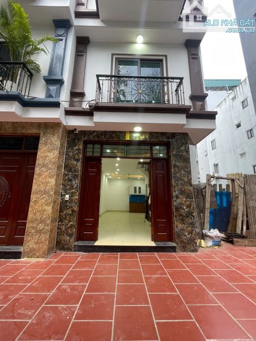 Chỉ 10m là ra đường nhựa chính, 500m ra đường Trịnh Văn Bô, lô góc 2 mặt thoáng sáng