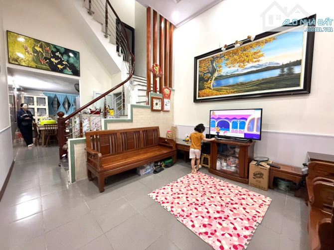 BÁN NHÀ KIM GIANG DÂN XÂY  PHÂN LÔ QUÂN ĐỘI Ô TÔ ĐỖ CỔNG