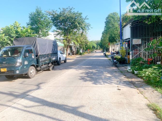 Tôi kẹt tiền cần bán nhanh lô đất K30 nằm trên đường DK11 thuộc khu đô thị Mỹ Phước 3, TP.