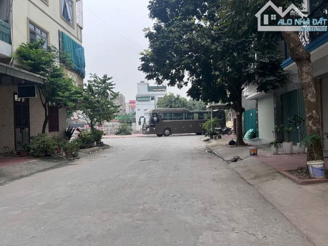 DV Giếng Sen , La Khê, Hà Đông, DT 50m, 7 tầng, giá 16.95 tỷ, thang máy, oto tránh, vỉa hè