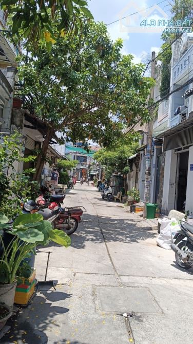 Tp52: NHÀ MỚI 4 TẦNG – 8 PHÒNG NGỦ – HẺM XE HƠI 6M THÔNG – GẦN TÊN LỬA